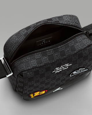 Jordan Monogram Messenger Bag (3.6L). Nike.com